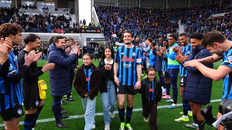 Celebrazione Marten De Roon-Serie A Enilive 25-26 Atalanta-Verona2405