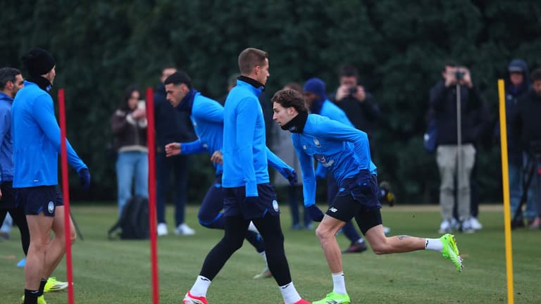 training-UCL League Phase MD7 Training-0240