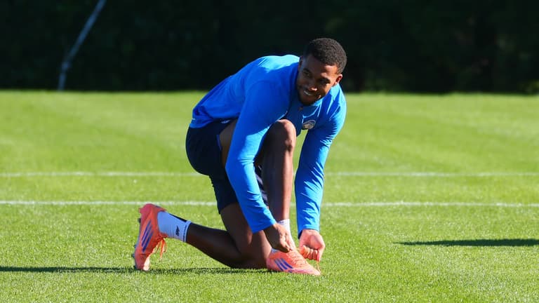 hien isac-UCL League Phase MD4 Training-0001