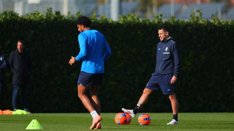 Atalanta training session--1009