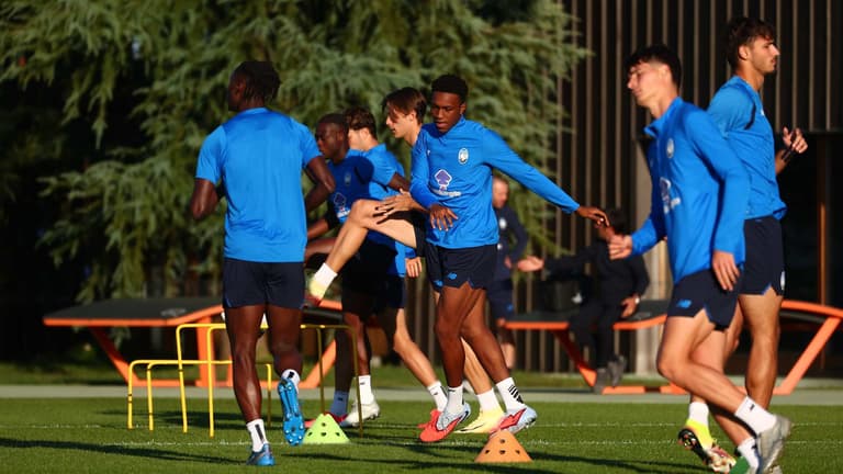 ahanor honest-UCL League Phase MD2 Training0270