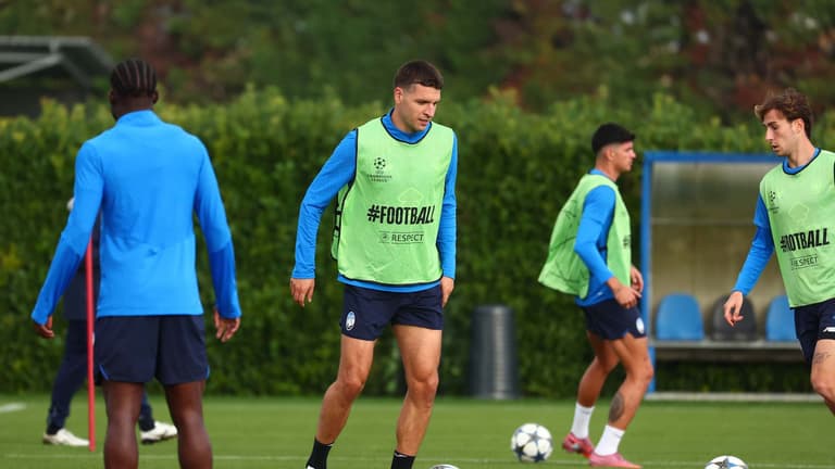 djimsiti berat-UCL League Phase MD3 Training1709