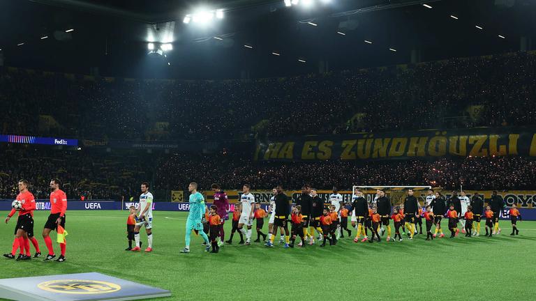 ingresso squadre-during UCL MD5 Young Boys - Atalanta 0002