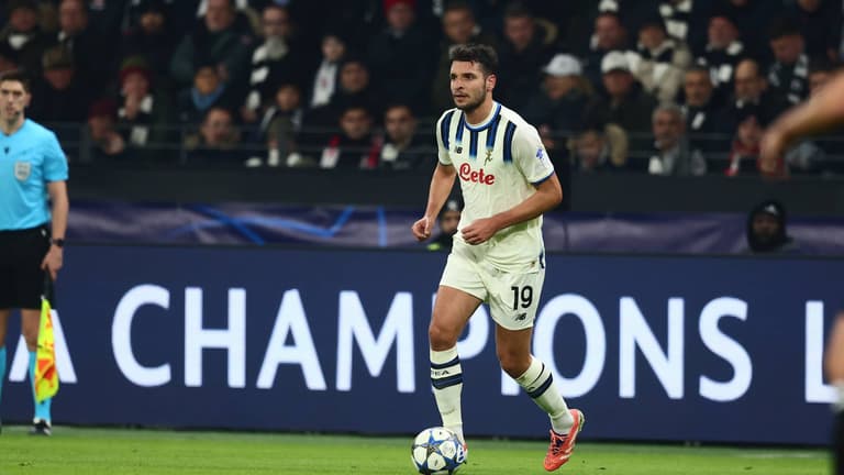 djimsiti berat-UCL League Phase MD5 Eintracht Frankfurt vs Atalanta-0027