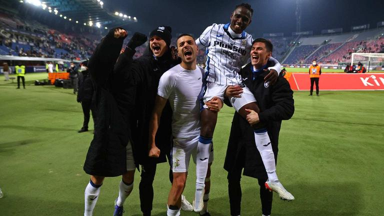 Bologna-Atalanta, esultanza a fine partite Cisse