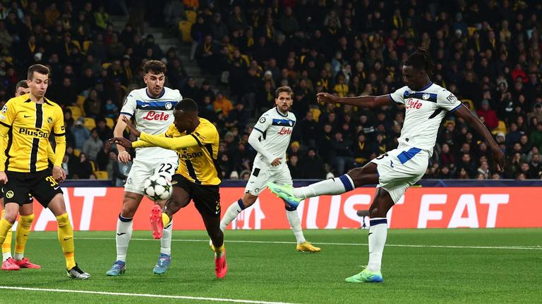 kossounou-during UCL MD5 Young Boys - Atalanta 0068