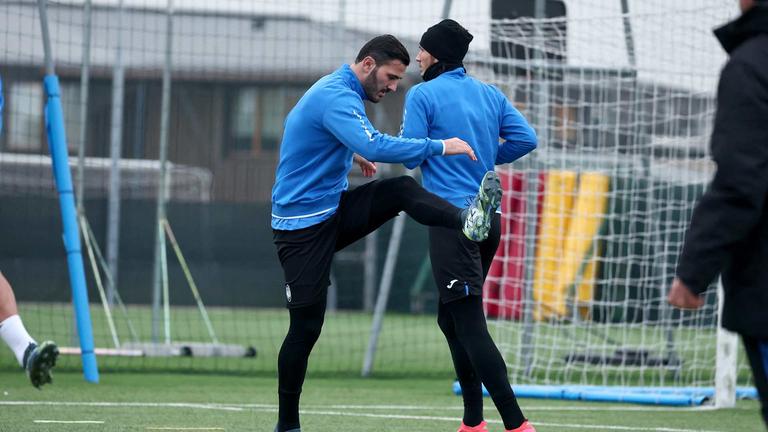 kolasinac-during UCL MD5 Young Boys - Atalanta training-0019