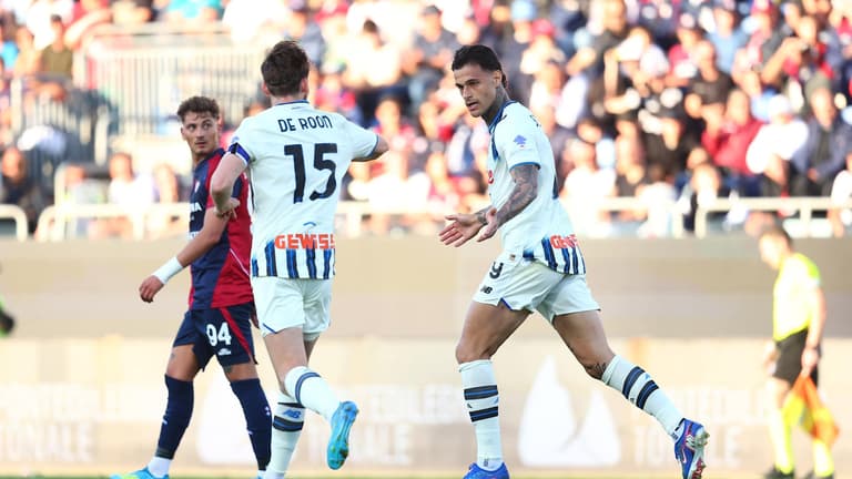 scamacca gianluca de roon marten-Serie A Enilive 25-26 Cagliari-Atalanta0296