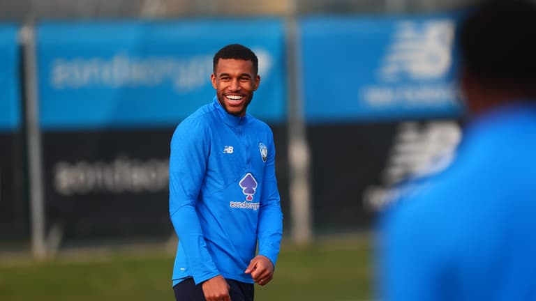 hien isak-UCL KO Play-offs Training-0331