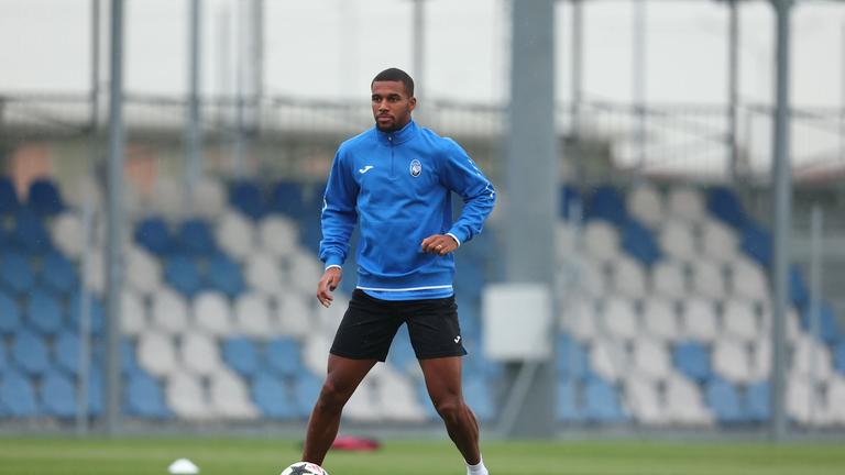 hien-during MD-1 UCL training  Atalanta vs Arsenal_0028