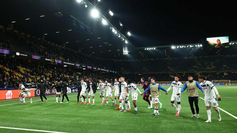 festa con i tifosi-during UCL MD5 Young Boys - Atalanta 0041