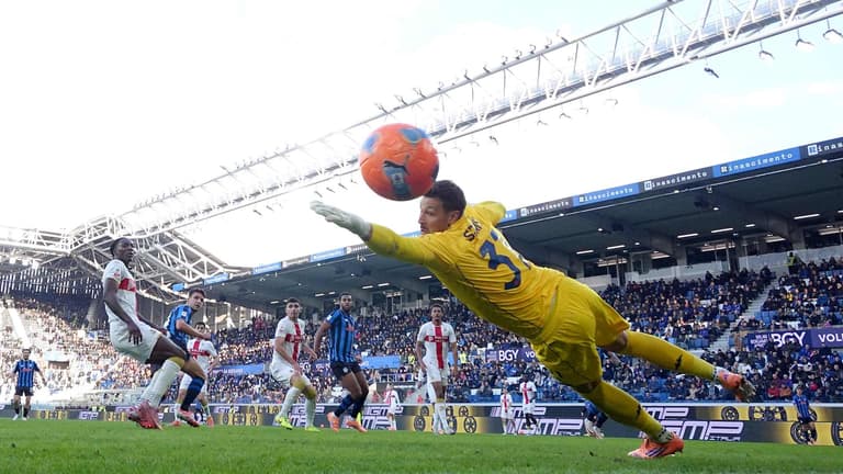 gol djimsiti berat-Coppa Italia Frecciarossa 2025-26 Ottavi Atalanta-Genoa-0002