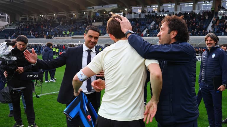 Celebrazione Marten De Roon-Serie A Enilive 25-26 Atalanta-Verona2421