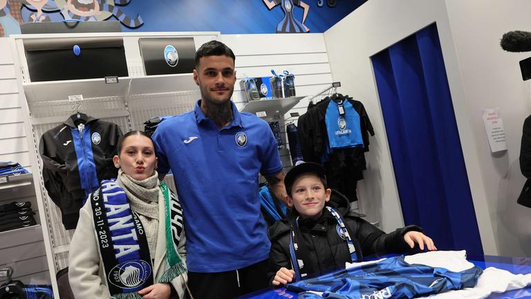 Gianluca Scamacca Meet&Greet presso Atalanta Store Bergamo Centro-0019