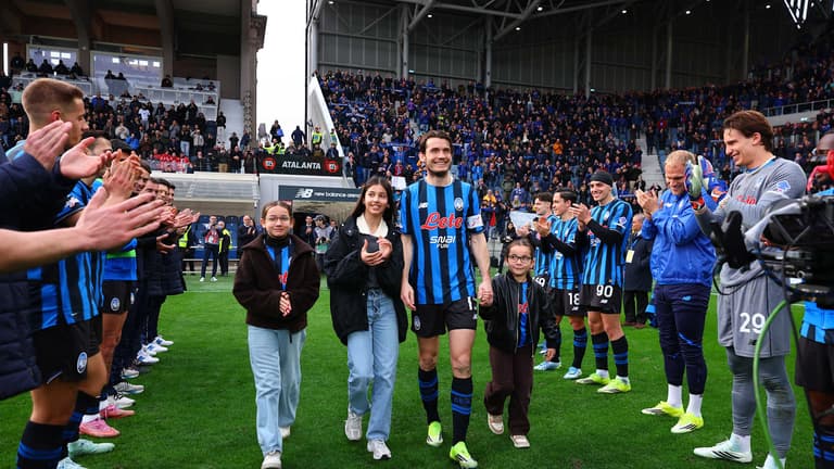 Celebrazione Marten De Roon-Serie A Enilive 25-26 Atalanta-Verona2401