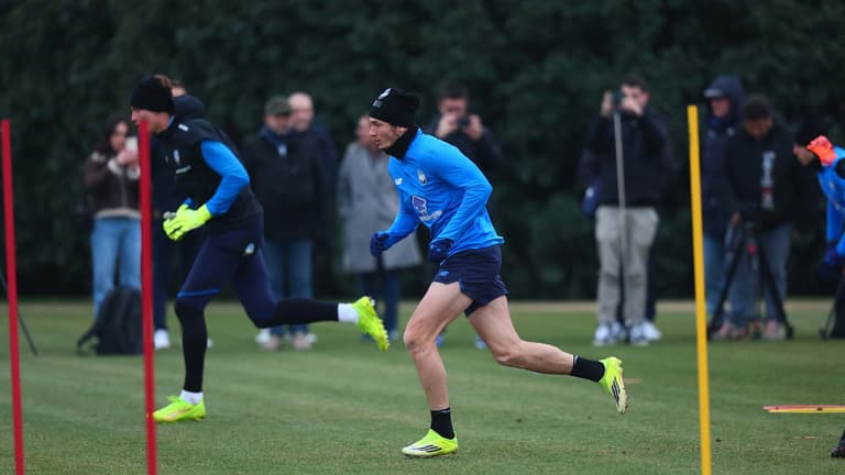 training-UCL League Phase MD7 Training-0238