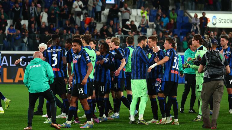 festa a fine partita-Serie A Enilive 2024-25 giornata 36 Atalanta-Roma_0146