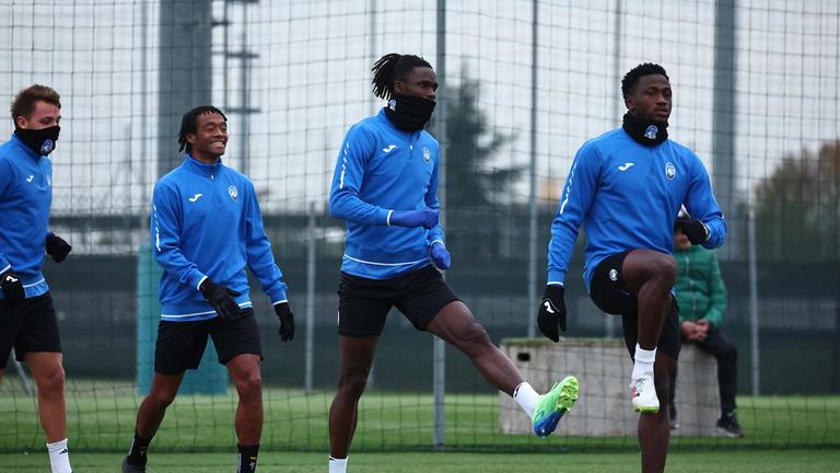 kossounou-during UCL MD5 Young Boys - Atalanta training-0012