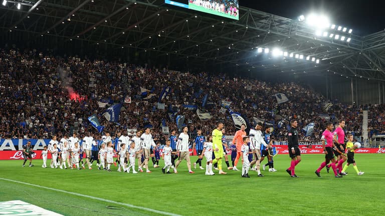 ingresso squadre-Serie A Enilive 26-27 Atalanta-Cagliari-0052