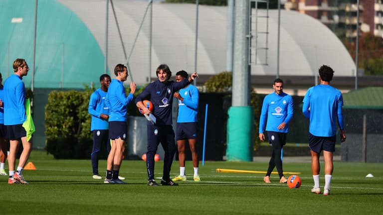 Raffaele Palladino Head Coach-Atalanta training session--1374