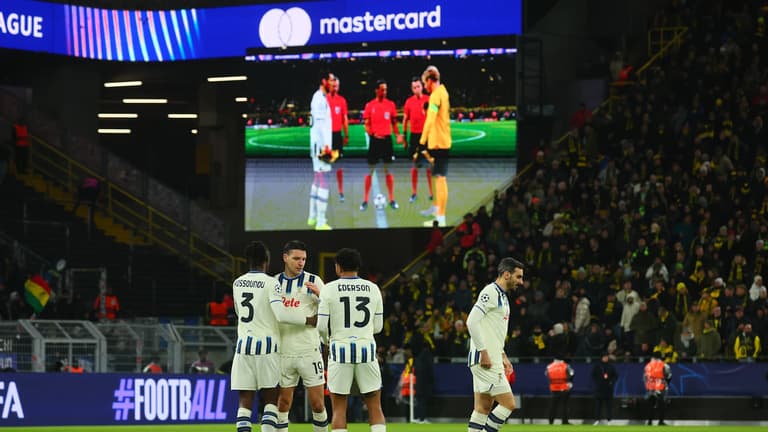 djimsiti berat ederson-UCL KO Play-offs Borussia Dortmund-Atalanta-0692