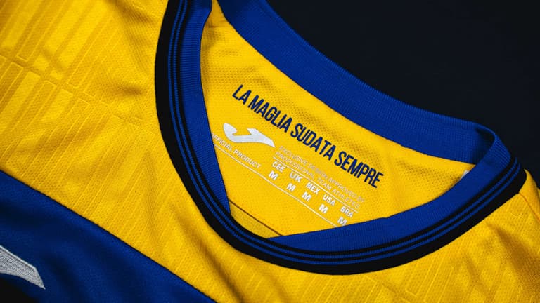Terza maglia 2024/25 | Dettaglio collo "La maglia sudata sempre"
