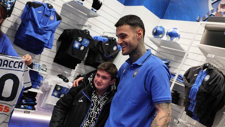 Gianluca Scamacca Meet&Greet presso Atalanta Store Bergamo Centro-0048