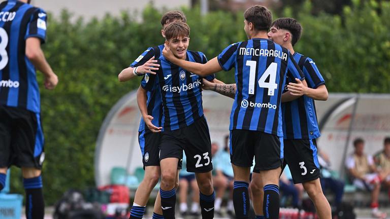 Artesani Nicoloâ goal 4-1 esultanza - Youth League Atalanta vs Arsenal 19-09-2024 090
