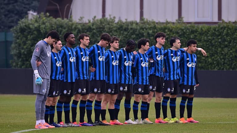 Minuto di raccoglimento per scomparsa di Rocco Commisso - Atalanta U23 - Salernitana 18-01-2026 045