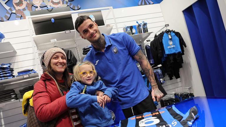 Gianluca Scamacca Meet&Greet presso Atalanta Store Bergamo Centro-0004