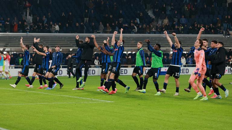 esultanza con i tifosi-Serie A Enilive 2024-25 giornata 10 Atalanta-Monza_0069