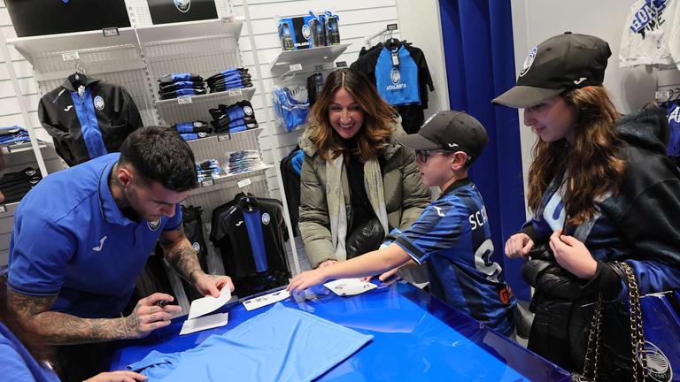 Gianluca Scamacca Meet&Greet presso Atalanta Store Bergamo Centro-0061
