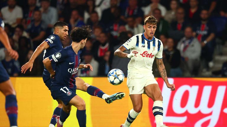 UEFA Champions League Phase Paris Saint-Germain - Atalanta maldini daniel_0009