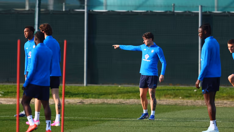 TRAINING-UCL R16  Training-0405