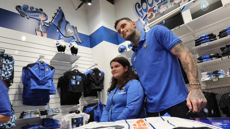 Gianluca Scamacca Meet&Greet presso Atalanta Store Bergamo Centro-0022