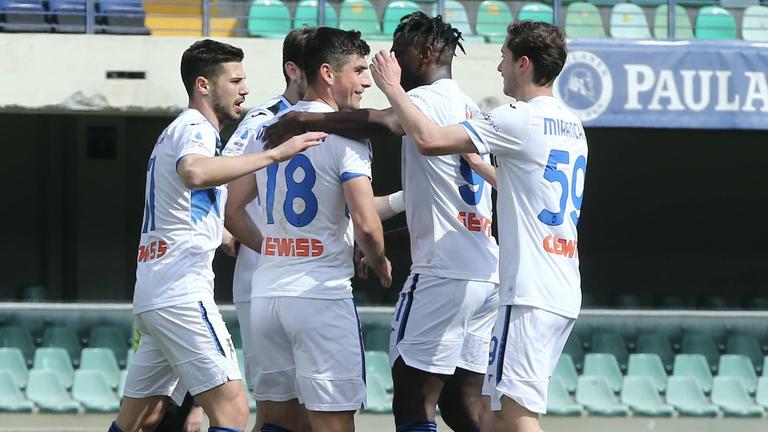 Hellas Verona-Atalanta, esultanza dopo il gol di Malinovskyi