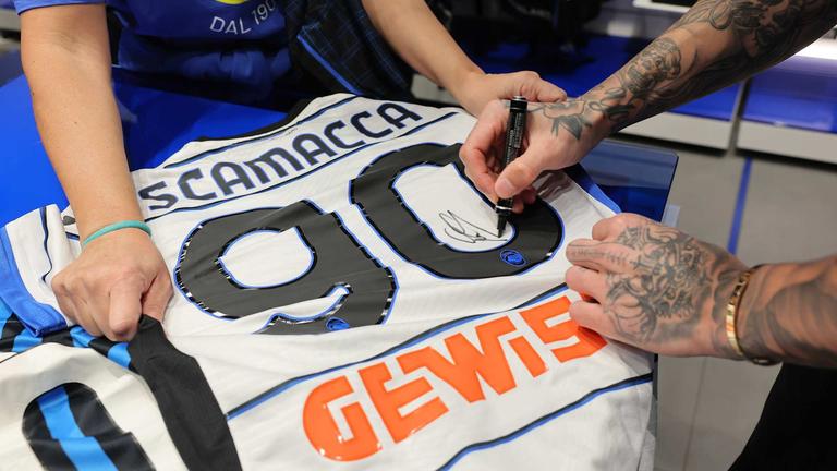Gianluca Scamacca Meet&Greet presso Atalanta Store Bergamo Centro-0044