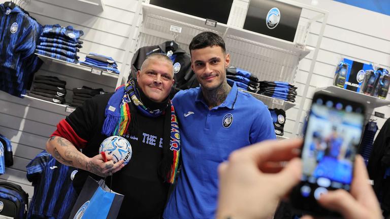 Gianluca Scamacca Meet&Greet presso Atalanta Store Bergamo Centro-0052