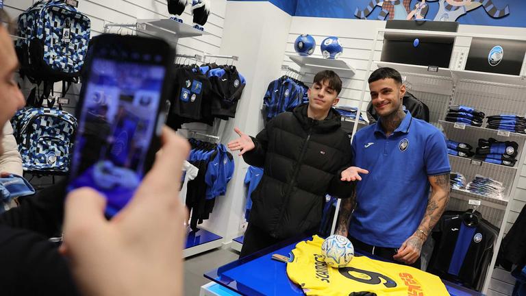 Gianluca Scamacca Meet&Greet presso Atalanta Store Bergamo Centro-0056