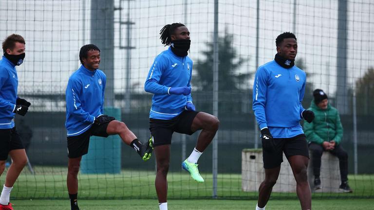 kossounou-during UCL MD5 Young Boys - Atalanta training-0011