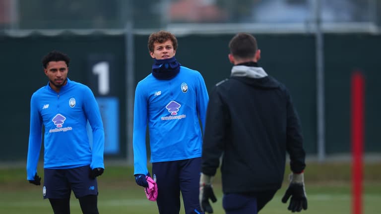 training-UCL League Phase MD7 Training-0170