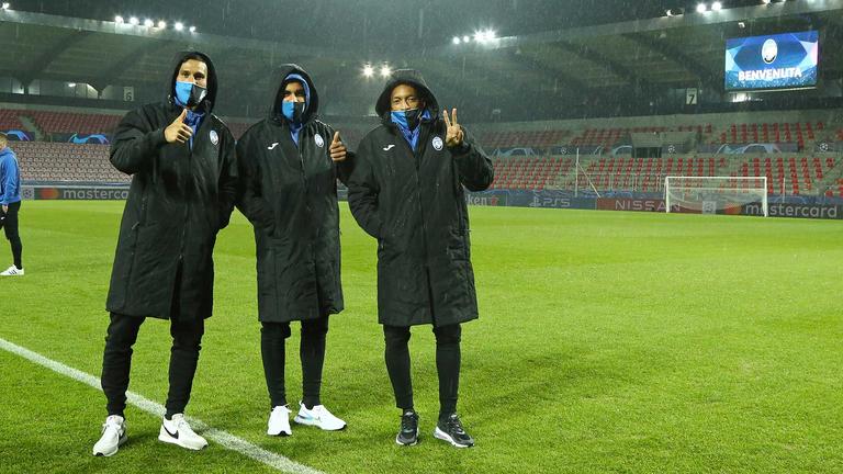 UCL Midtjylland-Atalanta, il walk around in campo