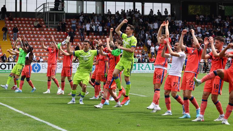 Spezia-Atalanta, esultanza a fine partita