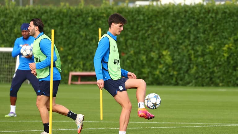 obrić relja-UCL League Phase MD3 Training1693