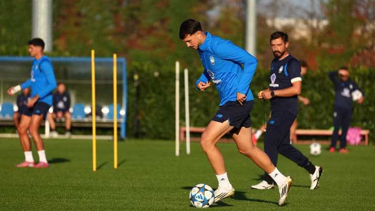 samardzic lazar-UCL League Phase MD2 Training0318