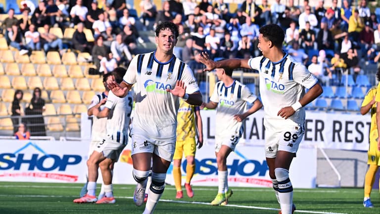 Misitano Giulio goal 1-2 esultanza - A. Cerignola - Atalanta U23 01-11-2025 135
