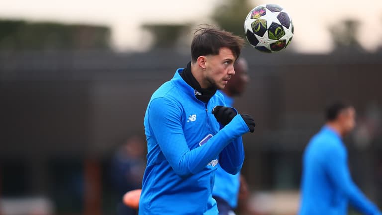 samardzic lazar-UCL KO Play-offs Training-0268