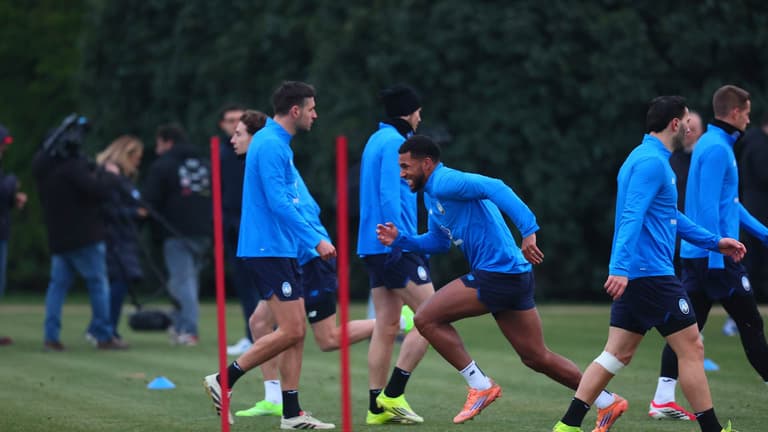 training-UCL League Phase MD7 Training-0244