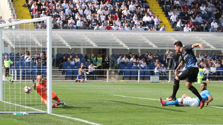 Atalanta-Napoli, il gol di Petagna