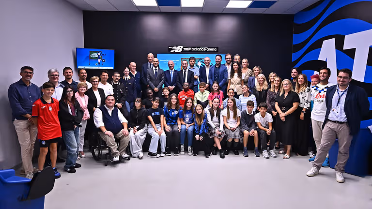 Gruppo - Presentazione Scuola allo Stadio 23-09-2026 089